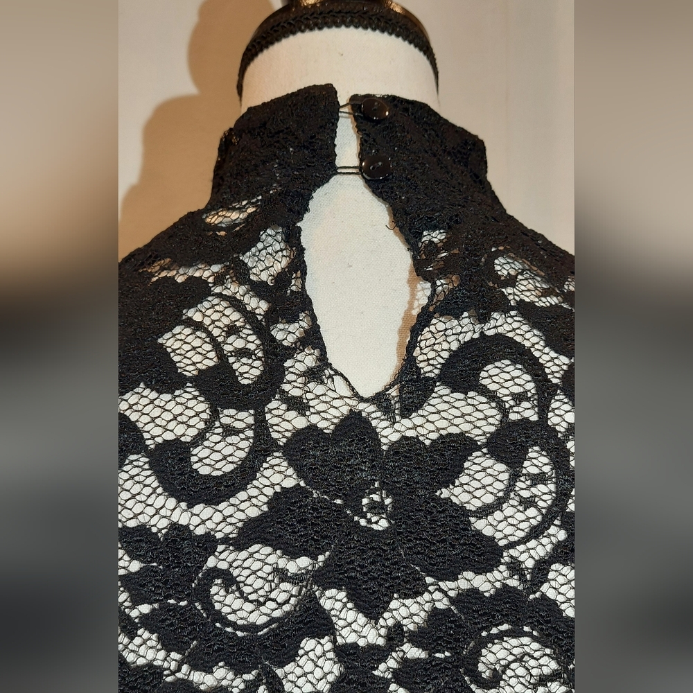Elegant Black Lace Women's Top - Picture 8 of 9